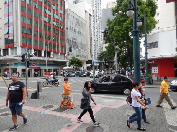 Av. Marechal Deodoro – Curitiba/PR – Entre as 10 melhores cidades do Brasil para se viver. Foto viajarpelomundo