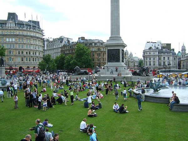 Trafalgar Square parcialmente gramada por dois dias para promover os espaços verdes na cidade (25 de maio de 2007)