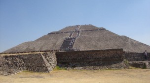 Pirámides de Teotihuacan- - Cidade do México - by Eliane Luiz