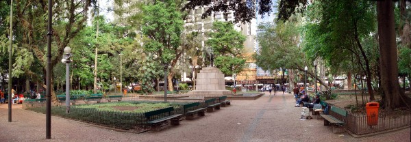 Praça da Alfândega em Porto Alegre