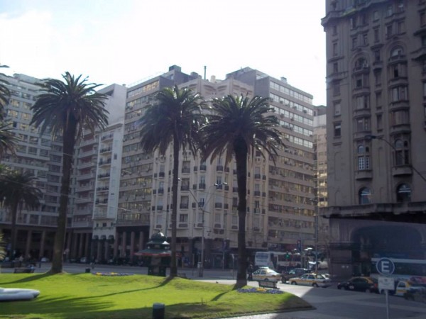Montevideo /Cidade Antiga - by Vera Vigil