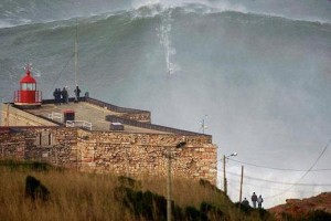 Surfista pega 'maior onda do mundo'