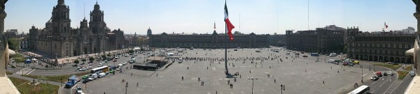 Zocalo- 3ª maior praça do mundo- Cidade do México- wikipédia Commons